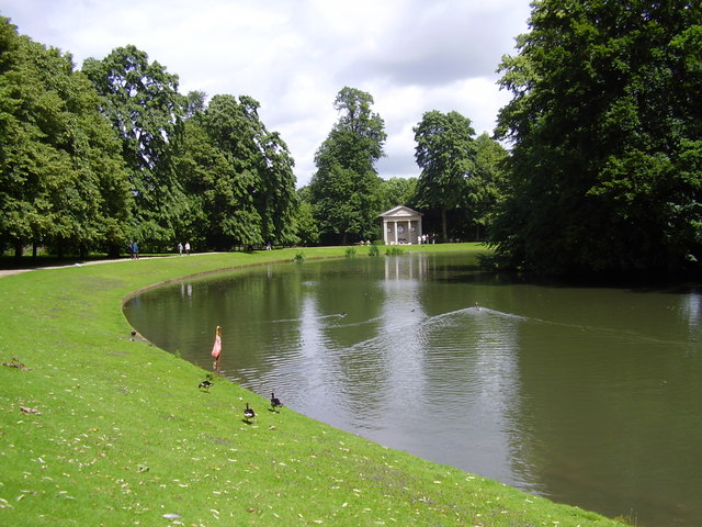 The_Lake_at_Althorp_with_the_Diana_memorial_beyond_-_geograph.org.uk_-_1174863